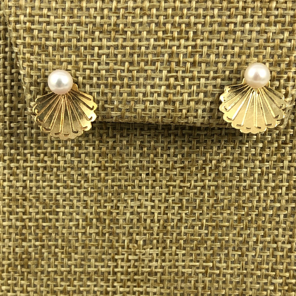 Vintage Jewelry - Vintage 14 K Gold Sea Shells & 4MM Pearls Earrings